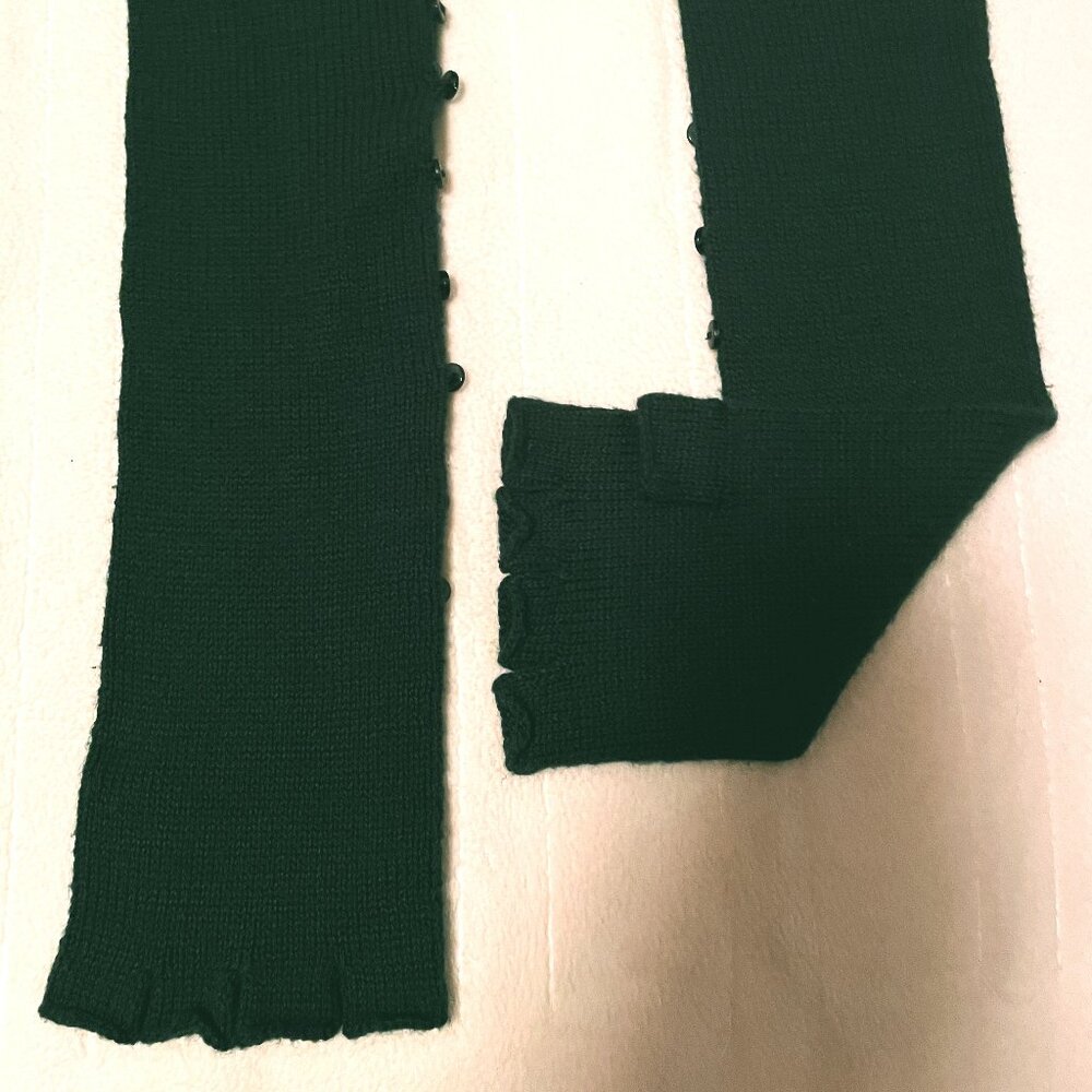 Vintage Lightweight Knit Long Fingerless Stretchy Wrist, Arm Warmer Green Gloves - Picture 3 of 9